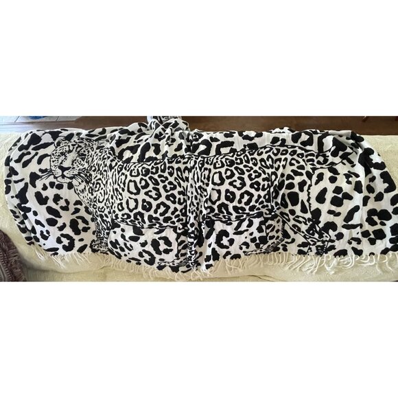 Y2K Snow Leopard Oversized 78" x 28" Black/White Shawl Scarf Sarong Oblong NEW - Picture 2 of 10